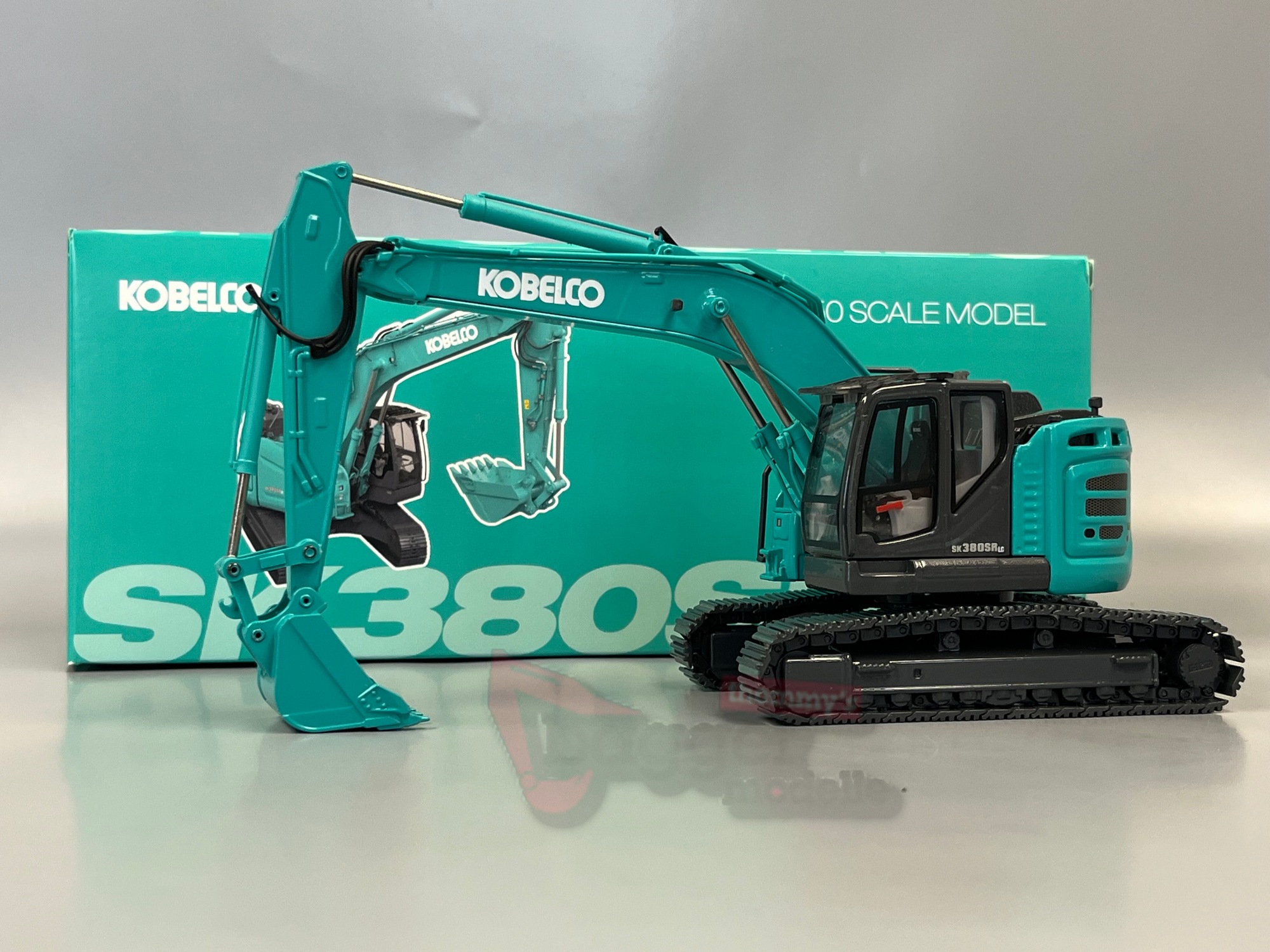 2240-Conrad - Kobelco SK 380SRLC Raupenbagger